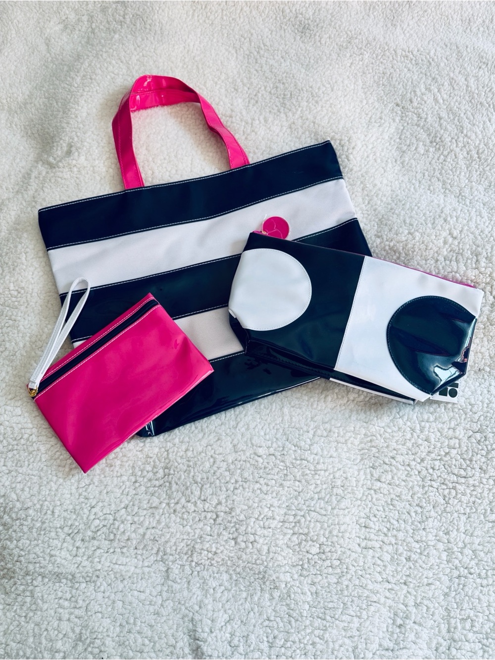 Ester Lauder Vinyl Tote, Make-up bag and wristlet